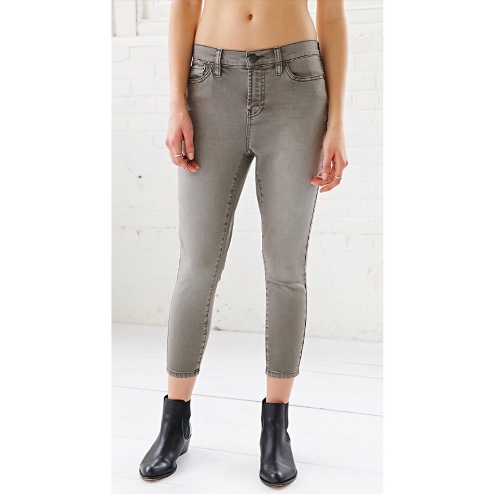 BDG UO Easy Rise Grazer Gray Crop Skinny Jeans